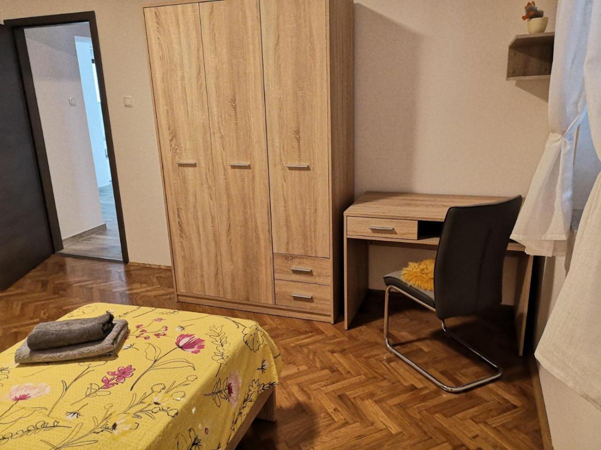 Eugenia Apartment *
